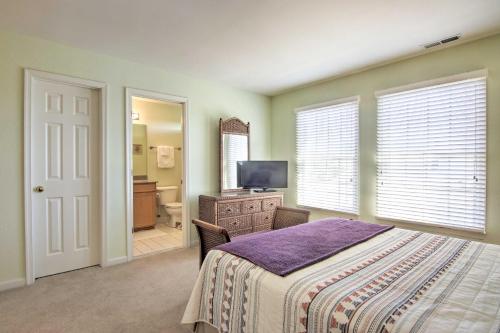Ocean View Townhome W / Pool 2 Miles To Beach - thumb 0