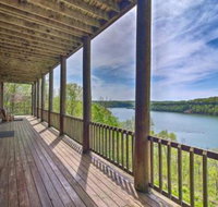 Spacious Cabin on Dale Hollow Lake w / Hot Tub - Accommodation Ohio