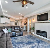 Waterfront Condo w / Pool on Lake of the Ozarks - Accommodation Ohio