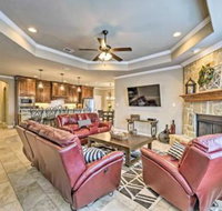 Luxurious College Station Home w / Pool+Patio! - Accommodation Ohio