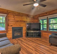 Clyde Cabin w / Porch Mins to Smoky Mountains - Accommodation Ohio