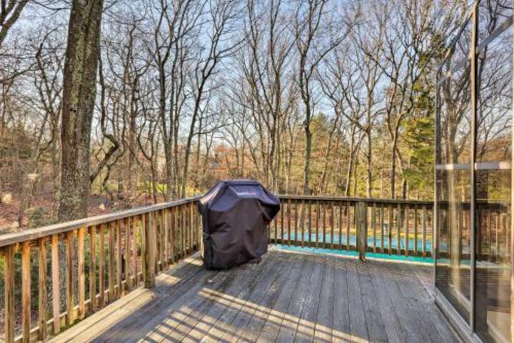 Private East Hampton Home W / Pool Near Harbor - thumb 3