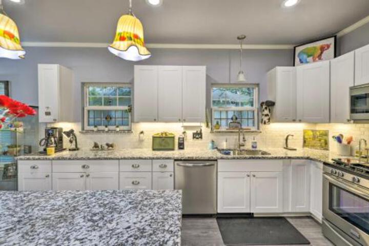 Bearadise Bungalow Near Baylor & The Silos! - thumb 0