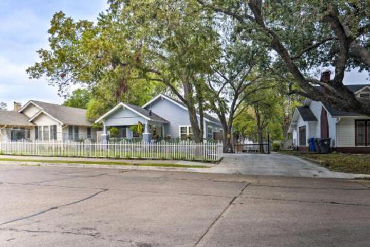 Bearadise Bungalow Near Baylor & The Silos! - thumb 6