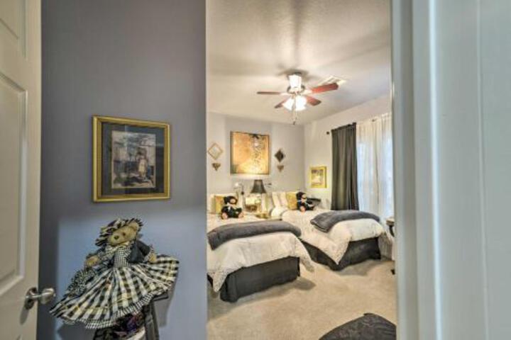Bearadise Bungalow Near Baylor & The Silos! - thumb 3