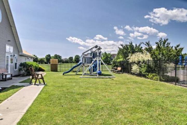 Ocean View Condo With Pool & Golf Course Access - thumb 4