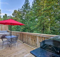 Helen Townhome Walk to Chattahoochee River! - Accommodation Ohio
