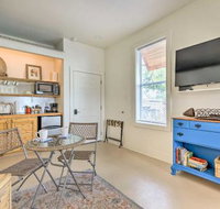 Old Town Getaway Walk to Shops Dining Bay - Accommodation Ohio