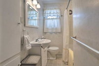 Secluded Family Home 7 Miles to Lake Erie