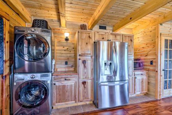 Pet Friendly Log Cabin Walk To Shops / Dining - thumb 3