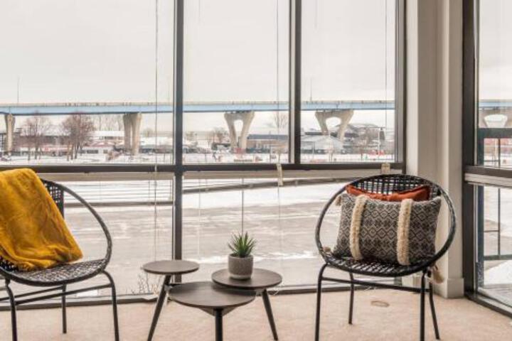 Historic East Ward 2BR Apt - thumb 0