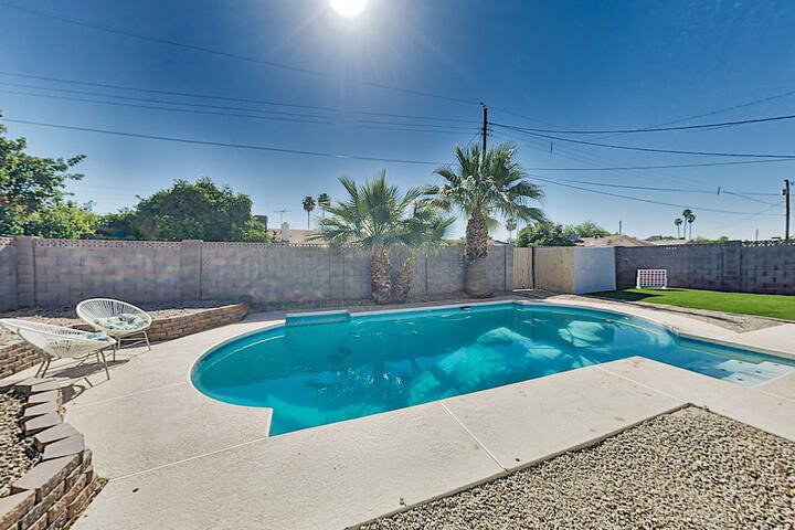 New Listing! Chic Haven W / Private Pool Game Room 4 Bedroom Home - thumb 3