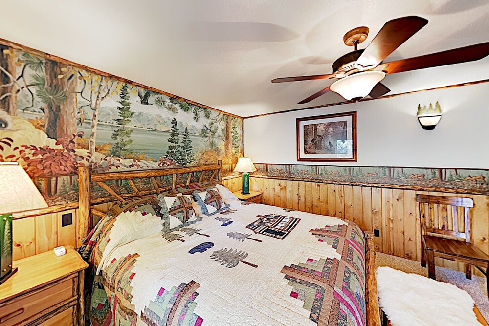 New Listing! Amazing Moonridge Getaway W / Decks 4 Bedroom Home - thumb 1