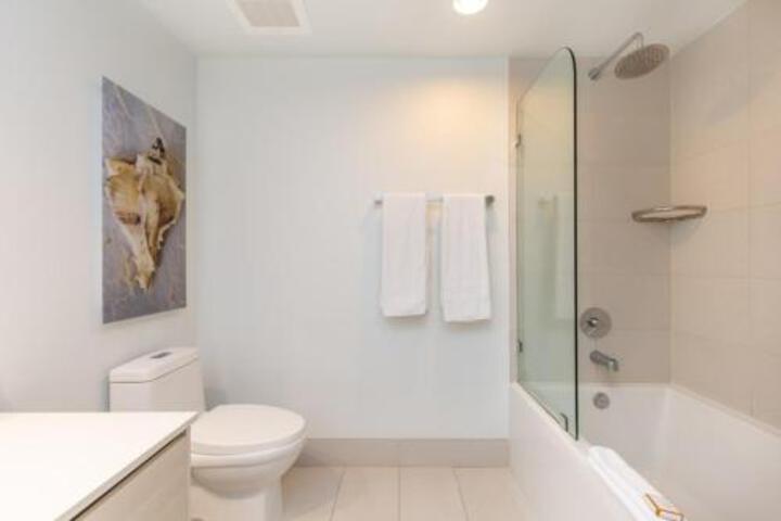 Private Ocean Luxury Condos At Beachwalk Resort Condo - thumb 2