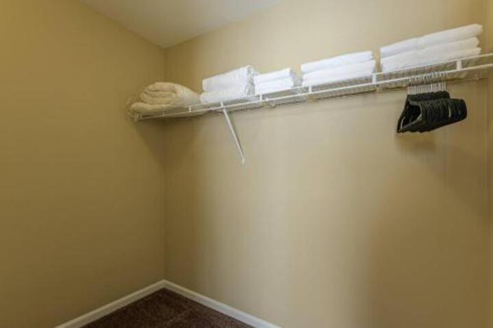 Charming Cartersville Farmhouse Inspired Retreat - thumb 3