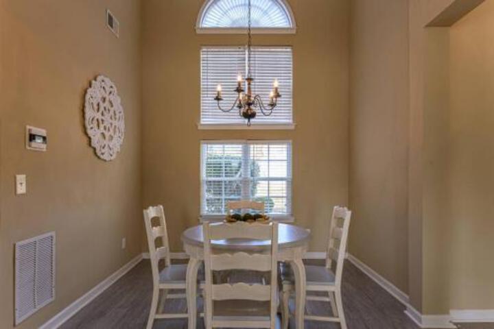 Charming Cartersville Farmhouse Inspired Retreat - thumb 0