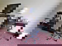 Super 8 by Wyndham Bellmawr NJ/Philadelphia PA Area