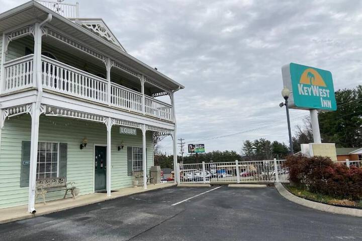 Key West Inn - Cookeville - thumb 3