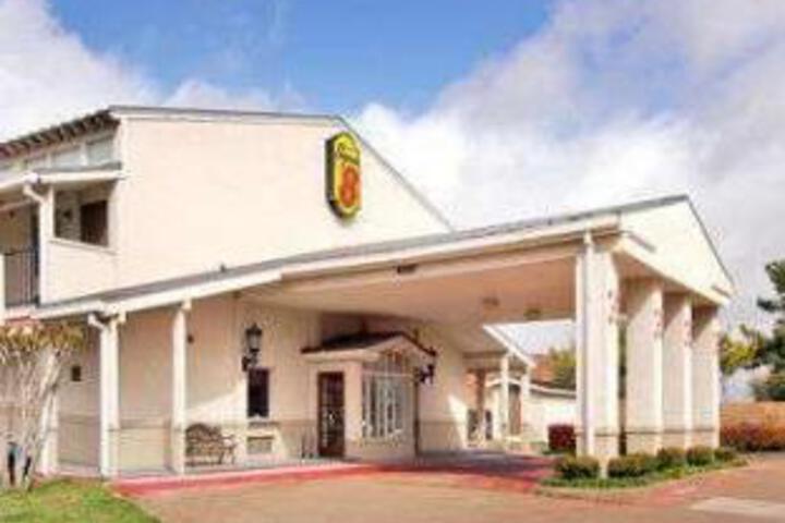 Super 8 By The Galleria / North Dallas - thumb 0