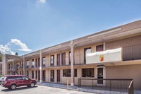 Super 8 by Wyndham Camp Springs/Andrews AFB DC Area