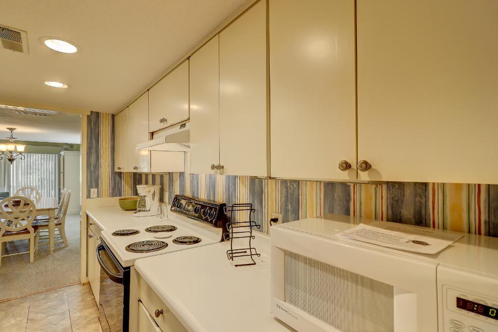 306 Shipmaster 2 BR Condo Shipyard Golf - thumb 5