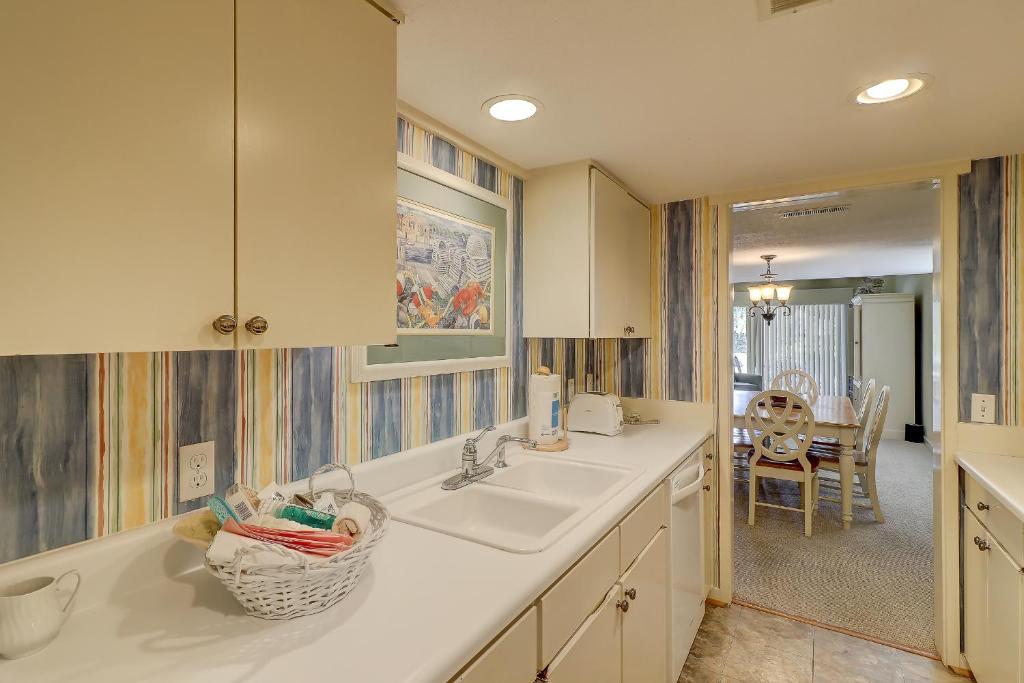 306 Shipmaster 2 BR Condo Shipyard Golf - thumb 2