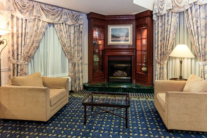 La Quinta Inn & Suites By Wyndham Milwaukee SW New Berlin - thumb 3