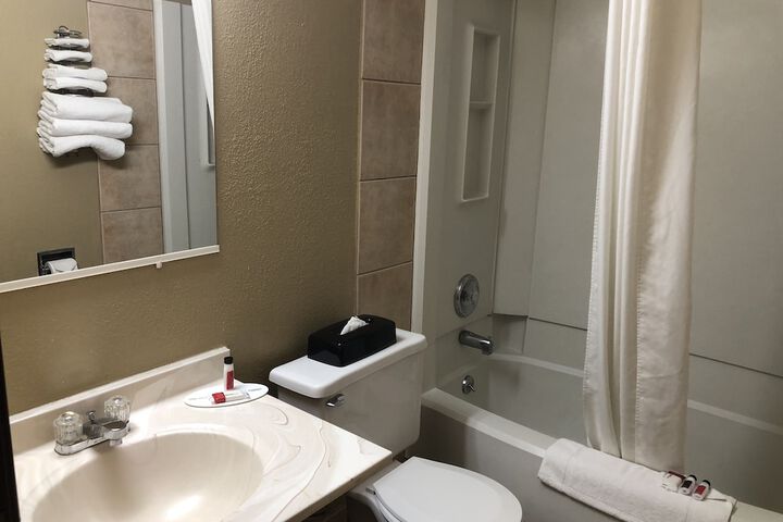 Super 8 By Wyndham Crystal Lake - thumb 5