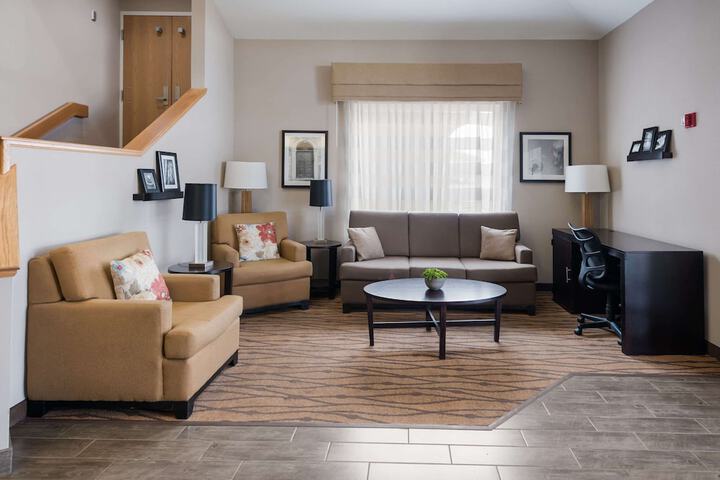 Sleep Inn & Suites Port Clinton - thumb 7