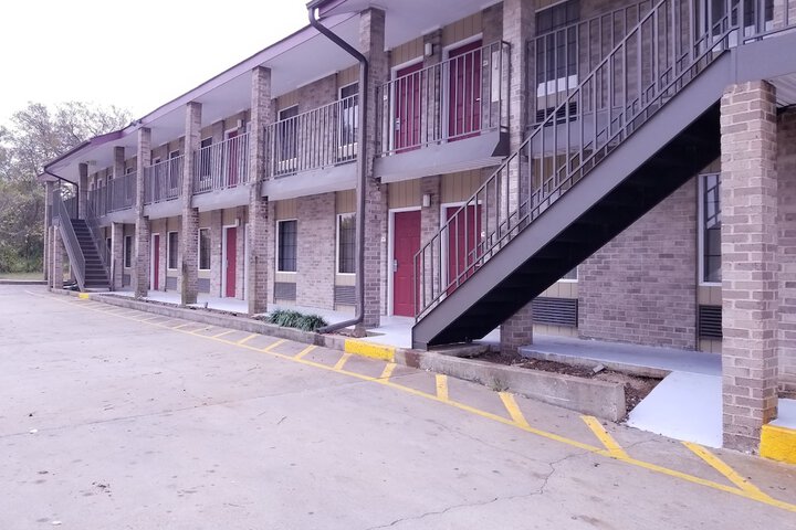 Raintree Inn - thumb 3