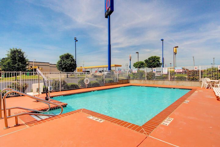 Motel 6 El Reno, OK - thumb 7