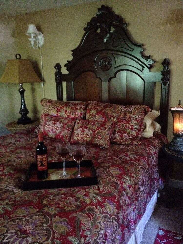 Red Bud Manor - thumb 6