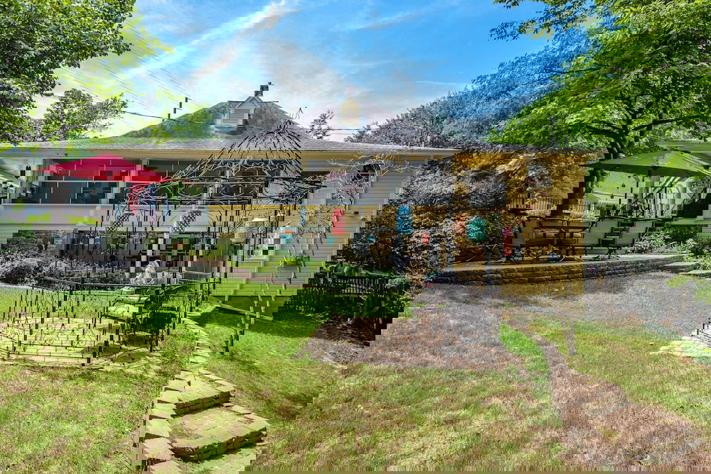 Red Bud Manor - thumb 1