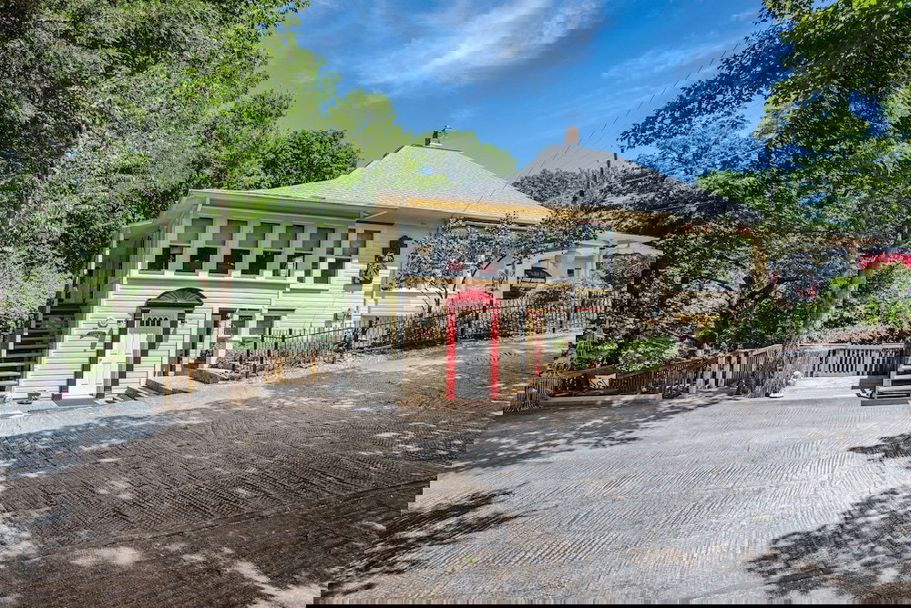 Red Bud Manor - thumb 0