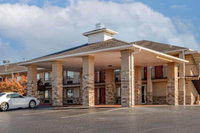 Quality Inn Russellville I-40