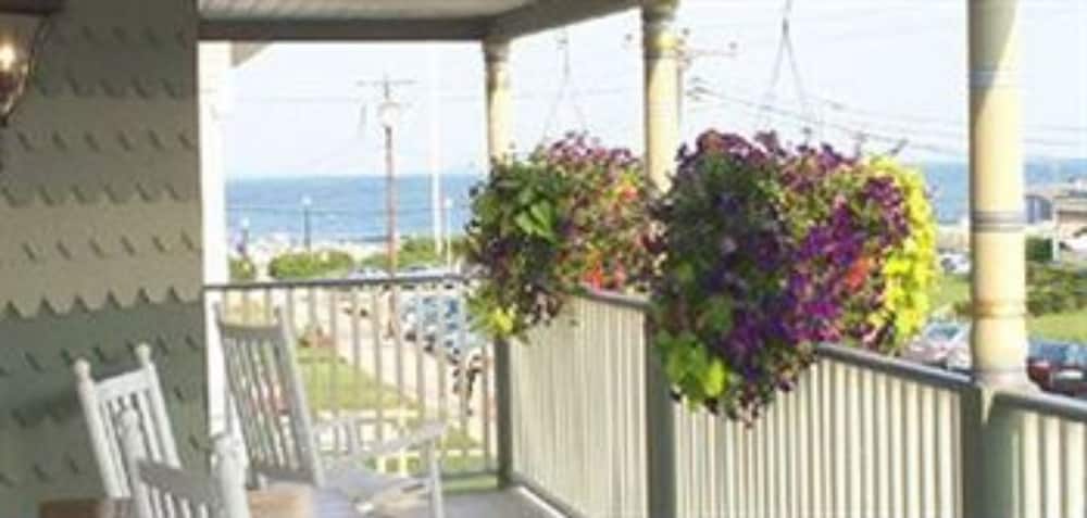 Majestic Hotel - thumb 2