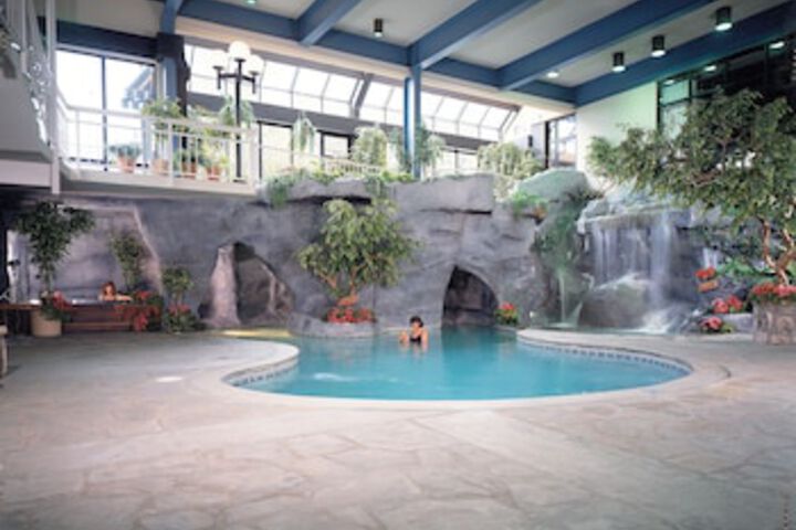 Sidney James Mountain Lodge - thumb 0