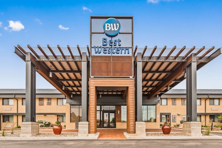 Best Western West Towne Suites - thumb 2