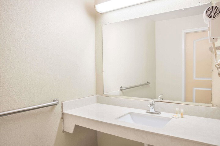 Days Inn By Wyndham Bastrop - thumb 5