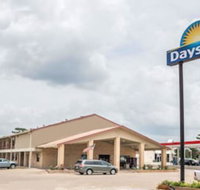Days Inn by Wyndham Bastrop - Accommodation Ohio