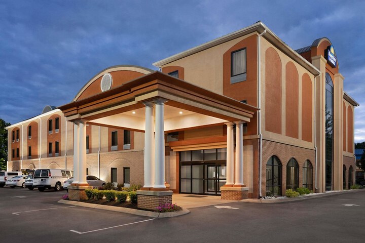 Days Inn & Suites By Wyndham Murfreesboro - thumb 2