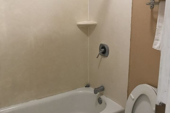 Adams Inn - thumb 7