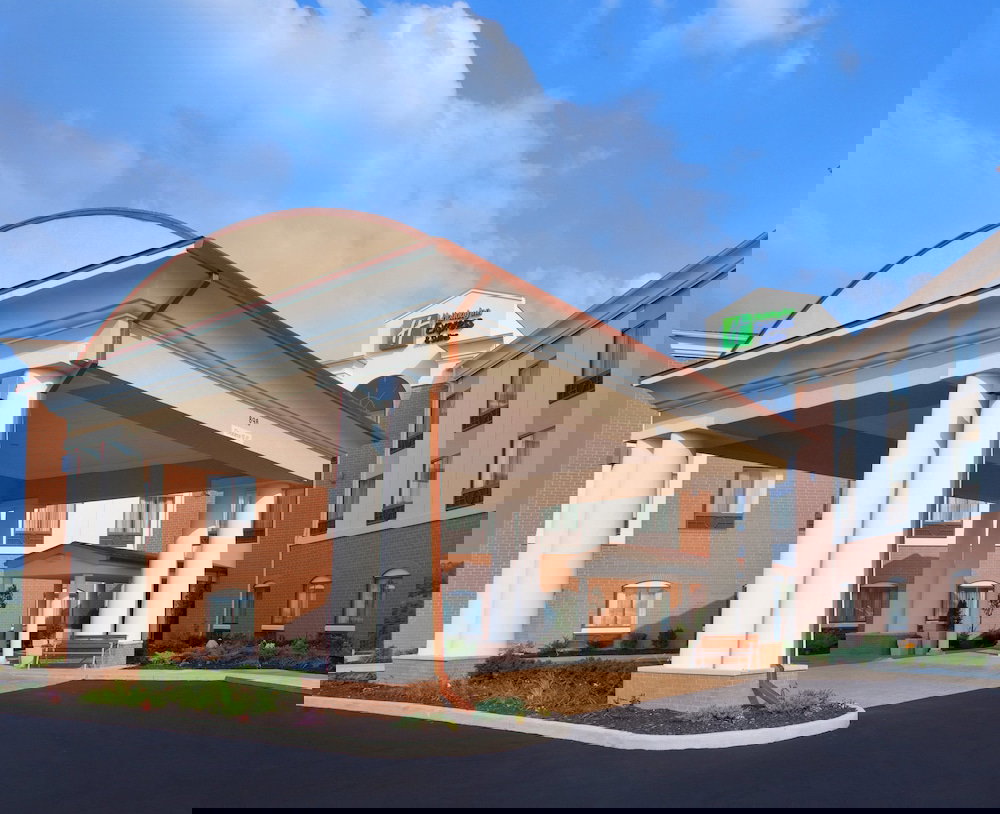 Holiday Inn Express & Suites Akron Regional Airport Area, An IHG Hotel - thumb 0