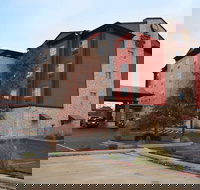 Best Western Plus JFK Inn  Suites - Accommodation Ohio