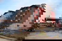 Best Western Plus JFK Inn  Suites