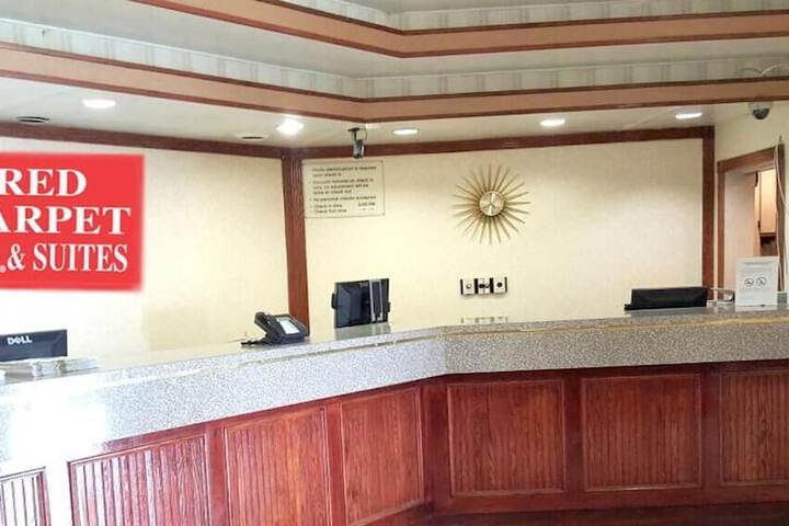 Red Carpet Inn & Suites - thumb 6