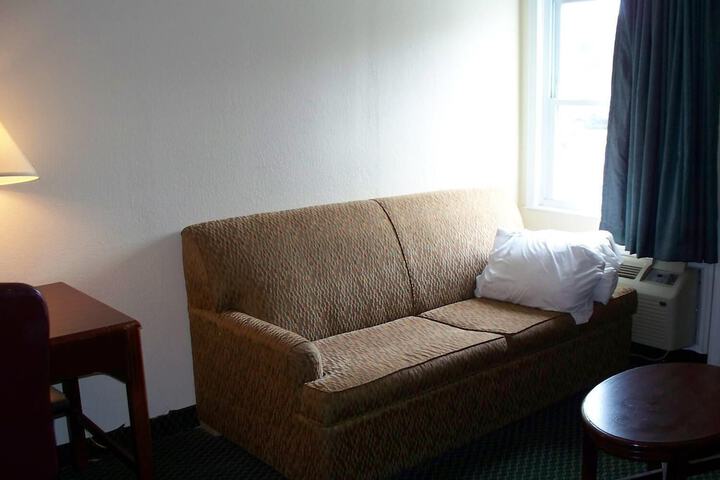 Budget Inn And Suites - thumb 7