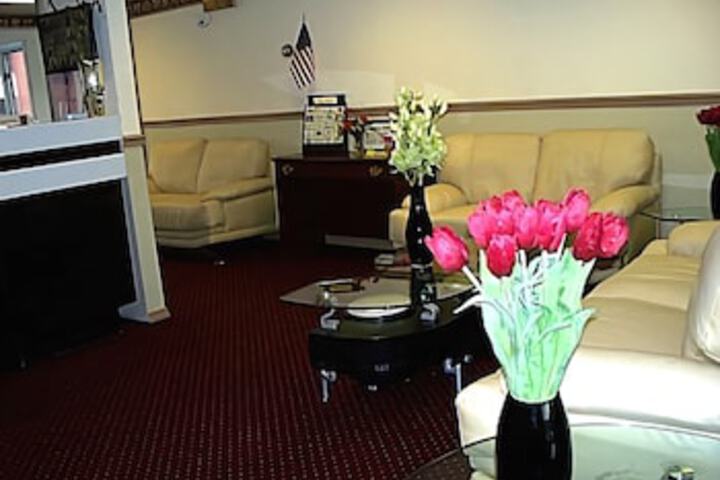 Budget Inn And Suites - thumb 4