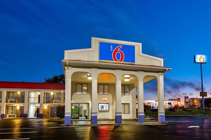 Motel 6 Cookeville, TN - thumb 1
