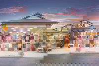 Super 8 by Wyndham Clinton